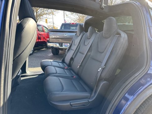 Used 2022 Tesla Model X image 13