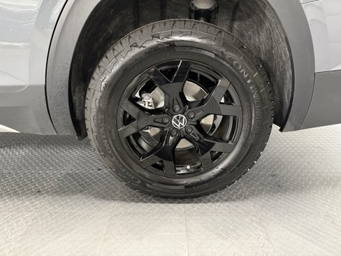 Used 2025 Volkswagen Atlas Peak Edition SE image 7
