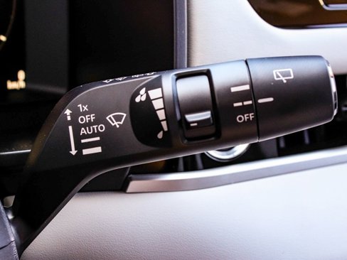 New 2025 Mitsubishi Outlander SE image 29