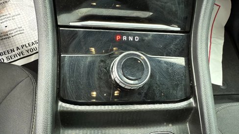Used 2024 Jeep Grand Cherokee L Laredo image 18