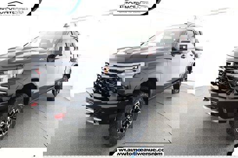 Used 2025 Chevrolet Silverado 1500 ZR2 w/ Technology Package image 1