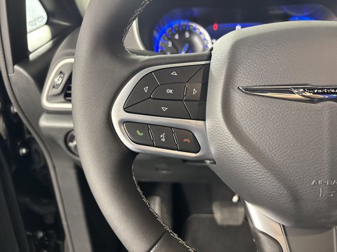 New 2025 Chrysler Voyager LX image 14