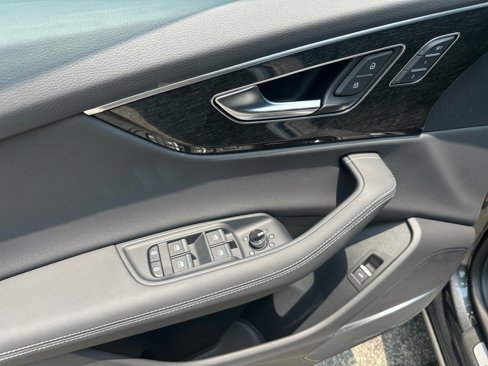 New 2025 Audi Q8 Premium Plus image 32