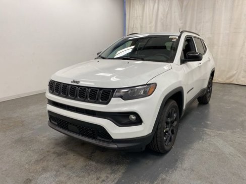 New 2026 Jeep Compass Latitude image 3