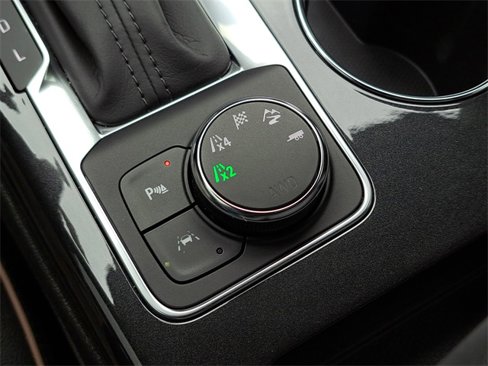 Used 2024 Chevrolet Blazer Premier w/ Driver Confidence II Package image 16