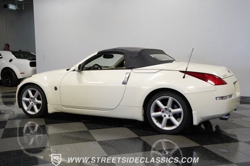 Used 2004 Nissan 350Z Touring image 8
