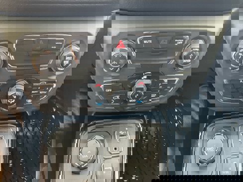 Used 2020 Jeep Compass Latitude image 9
