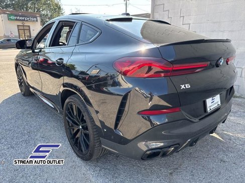 Used 2024 BMW X6 M60i w/ Dynamic Handling Package image 9