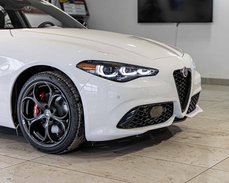 New 2025 Alfa Romeo Giulia AWD image 3