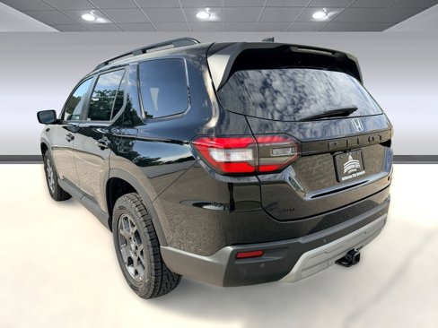 New 2025 Honda Pilot TrailSport image 3