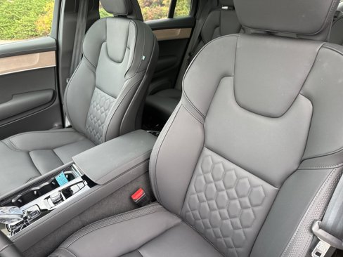 Certified 2025 Volvo XC90 B5 Plus image 22