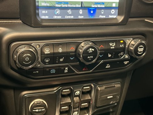 Certified 2022 Jeep Wrangler Unlimited Sahara w/ Cold Weather Group image 20