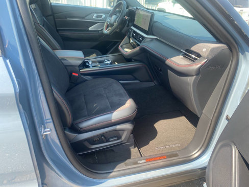 Used 2025 Ford Explorer ST image 23