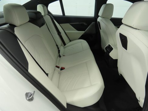 Used 2025 BMW 530i image 23