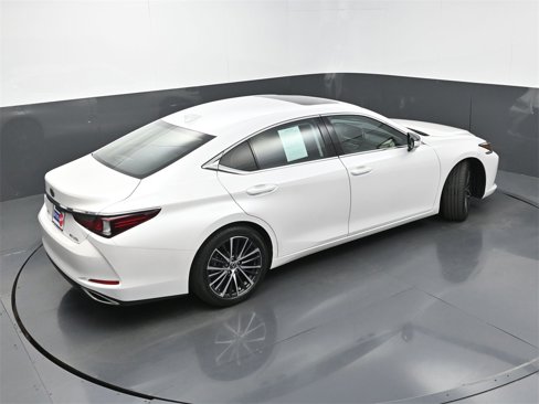 Used 2024 Lexus ES 350 w/ Premium Package image 37