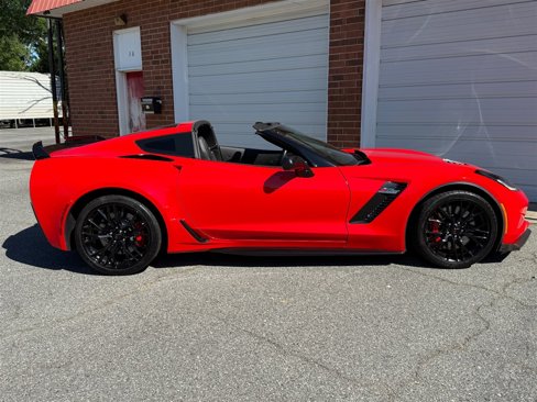 Used 2019 Chevrolet Corvette Z06 w/ Battery Protection Package image 31