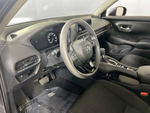 Used 2023 Honda HR-V LX image 9