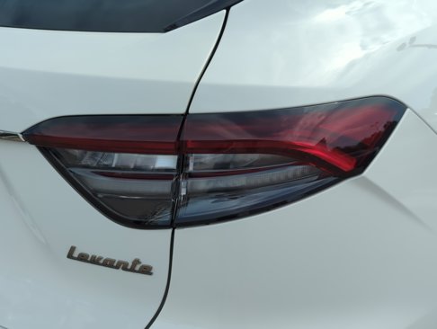 Certified 2022 Maserati Levante GT image 8