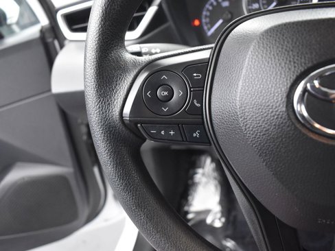 Used 2022 Toyota Corolla LE image 20