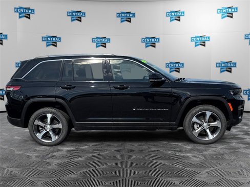 Used 2023 Jeep Grand Cherokee 4WD 4xe image 7