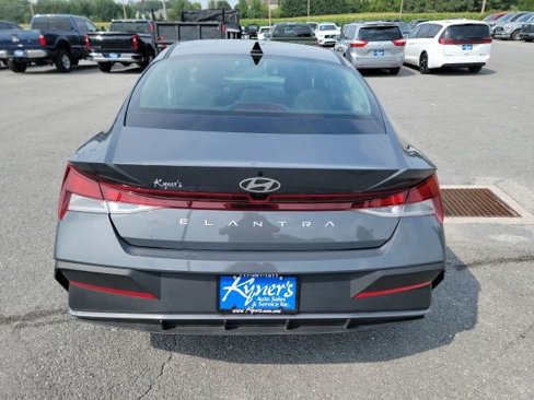 Used 2024 Hyundai Elantra SEL image 5