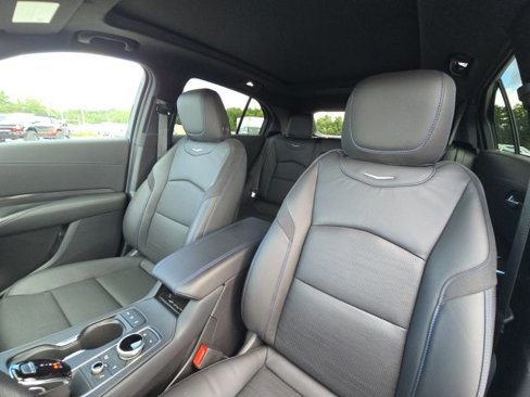 Used 2025 Cadillac XT4 Sport image 21