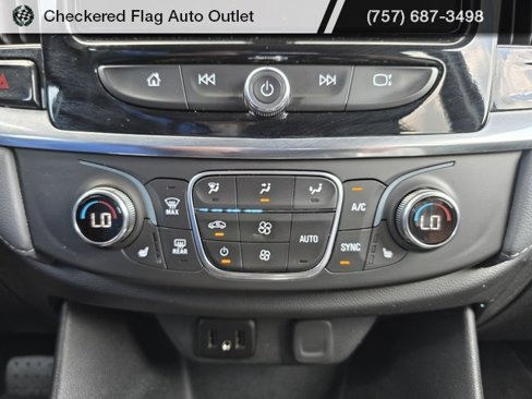 Used 2020 Chevrolet Traverse LT image 33