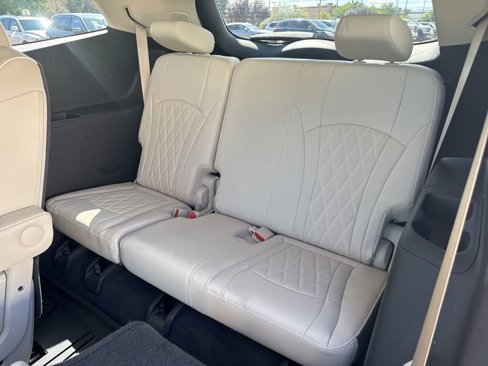 Used 2023 Buick Enclave Avenir w/ Avenir Technology Package image 21