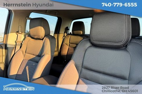 Used 2024 Nissan Frontier SV w/ SV Convenience Package image 24