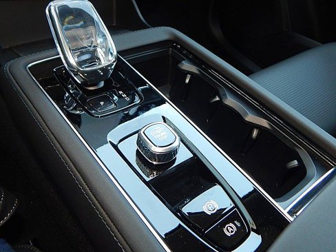 New 2026 Volvo XC90 B5 Ultra image 18
