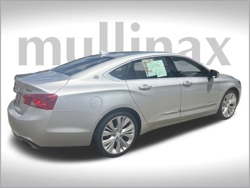 Used 2018 Chevrolet Impala Premier w/ Premier Confidence Package image 5