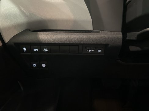 New 2025 Toyota Sienna XLE image 14