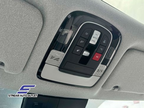 Used 2025 Hyundai Palisade Limited image 32