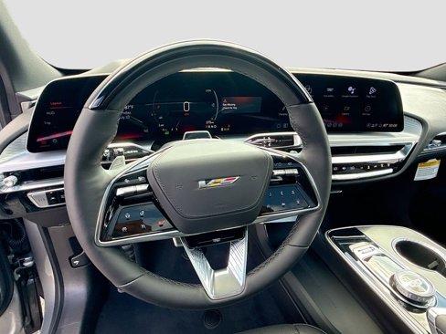 New 2026 Cadillac Lyriq V image 11