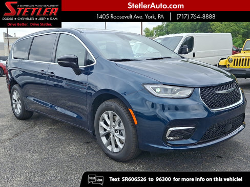 New 2025 Chrysler Pacifica Select image 1