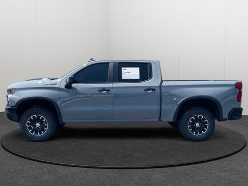 Used 2024 Chevrolet Silverado 1500 ZR2 image 5