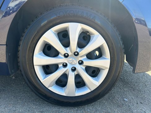 Used 2025 Toyota Corolla LE image 28