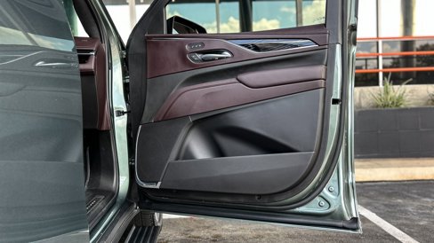 Used 2024 Cadillac Escalade V w/ LPO, ONYX Package image 47