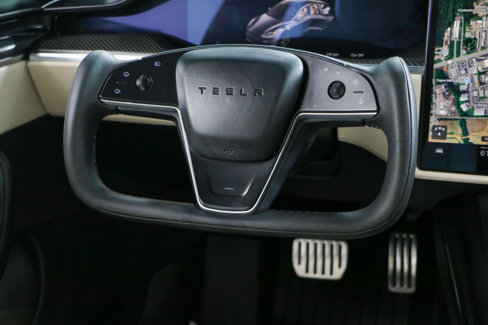Used 2023 Tesla Model S Plaid image 13
