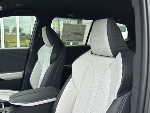 New 2025 Lexus TX 500h AWD image 26
