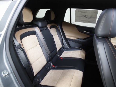 New 2026 Chevrolet Equinox ACTIV w/ Convenience Package III image 9