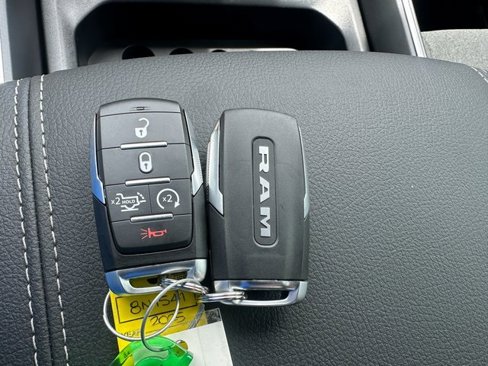New 2025 RAM 1500 4x4 Crew Cab image 41
