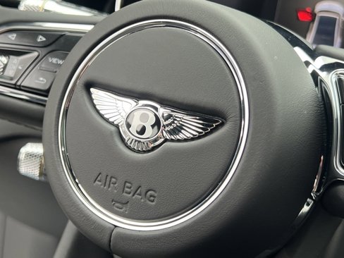 New 2025 Bentley Flying Spur Plug-In Hybrid image 43
