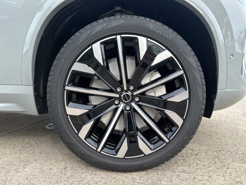 New 2026 Volvo XC90 B6 Ultra image 9
