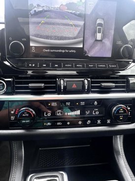 Used 2022 Nissan Pathfinder Platinum image 36