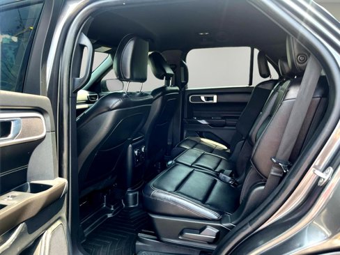 Used 2020 Ford Explorer XLT w/ Equipment Group 202A image 10
