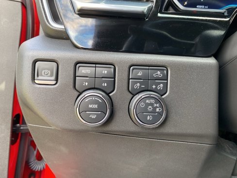 Used 2022 Chevrolet Silverado 1500 LT Trail Boss w/ Convenience Package II image 18