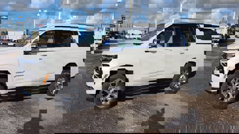 New 2025 Chevrolet Suburban Premier image 4