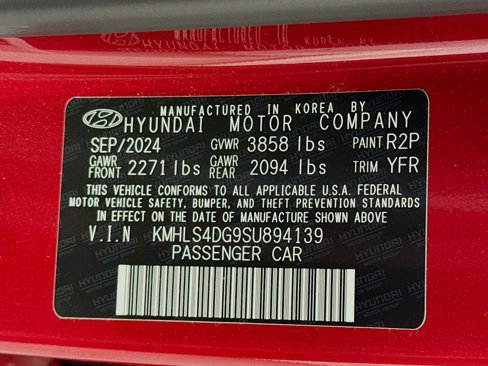 Certified 2025 Hyundai Elantra SEL image 34