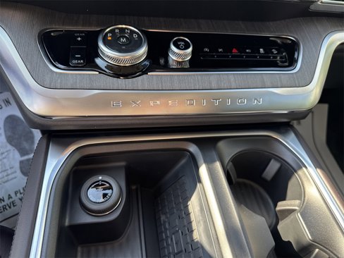 New 2025 Ford Expedition Max Platinum image 22